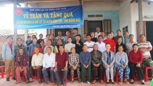 180 triệu đồng hỗ trợ bà con họ Đồng vùng lũ miền Trung
