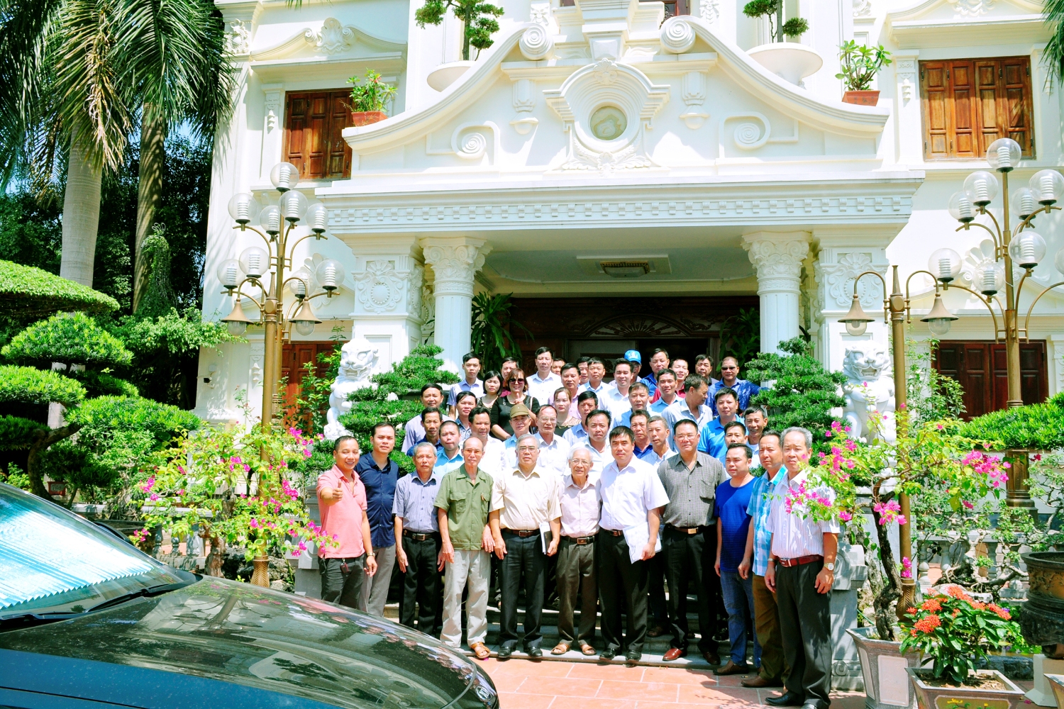 Các thành viên ưu tú của 8 chi họ Đồng ở thành phố Chí Linh về tham dự buổi gặp mặt, giao lưu